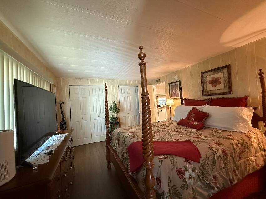 327 3rd St Dr a Palmetto, FL Mobile or Manufactured Home for Sale