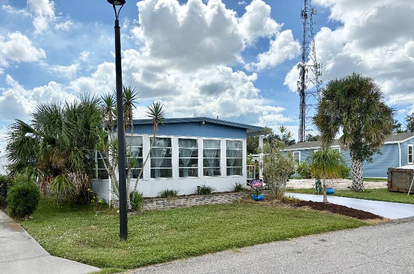 912 Xanadu a Venice, FL Mobile or Manufactured Home for Sale