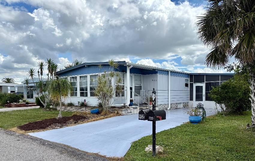 912 Xanadu a Venice, FL Mobile or Manufactured Home for Sale
