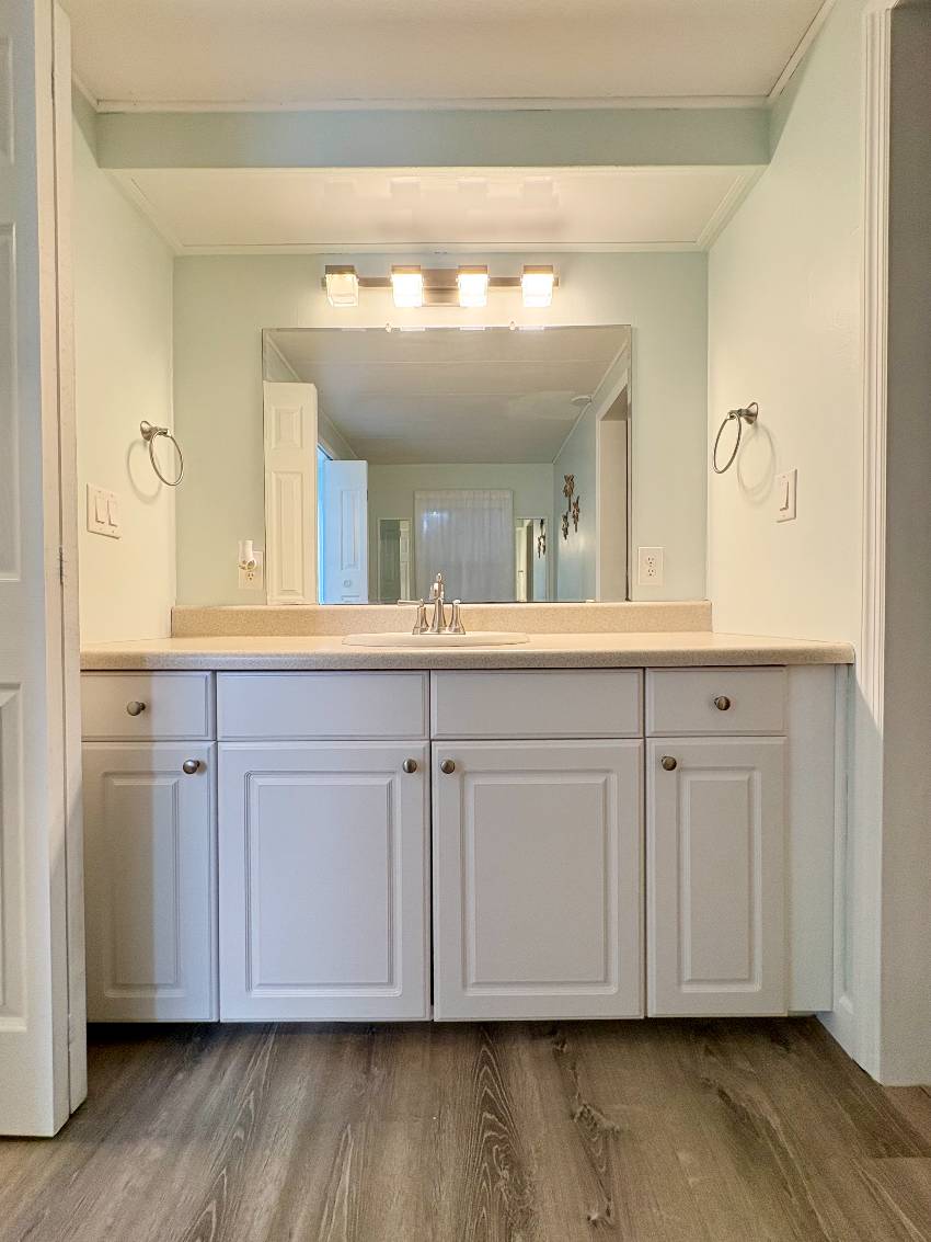 912 Xanadu a Venice, FL Mobile or Manufactured Home for Sale
