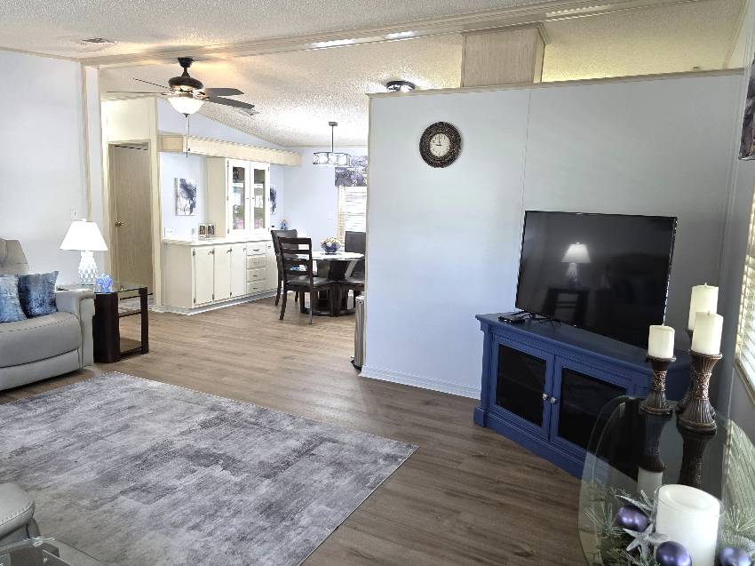 10353 S Amesbury Dr a Homosassa, FL Mobile or Manufactured Home for Sale