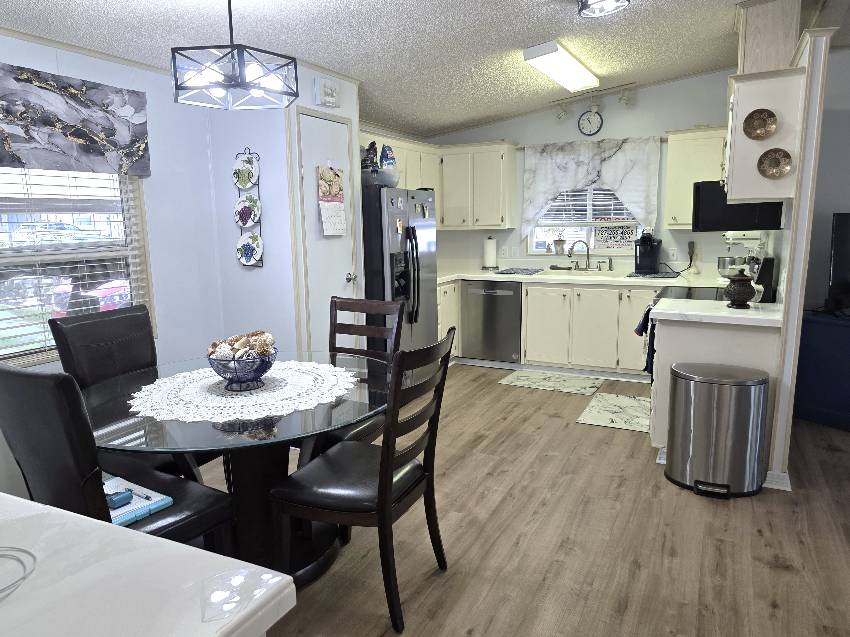 10353 S Amesbury Dr a Homosassa, FL Mobile or Manufactured Home for Sale