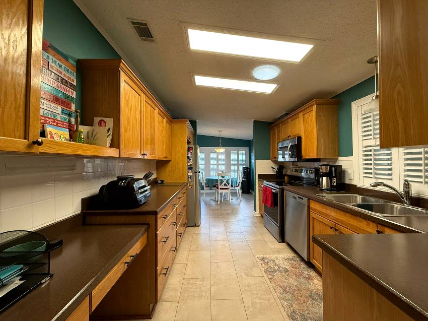 213 Hibiscus Way a Parrish, FL Mobile or Manufactured Home for Sale