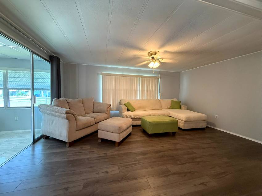 401 Peppertree Lane a Ellenton, FL Mobile or Manufactured Home for Sale