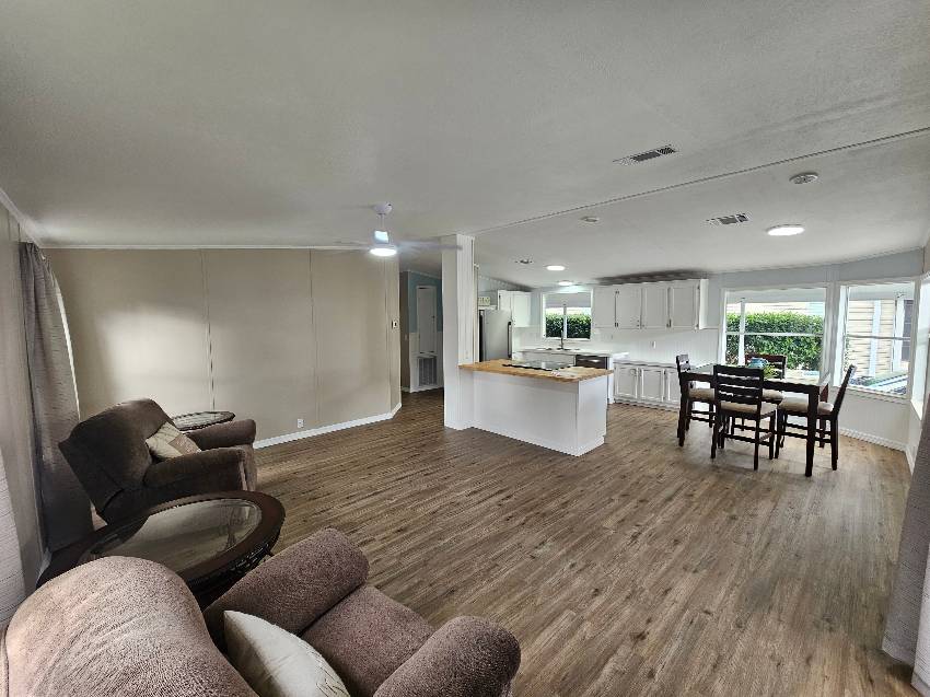 339 Lake Huron Dr a Mulberry, FL Mobile or Manufactured Home for Sale