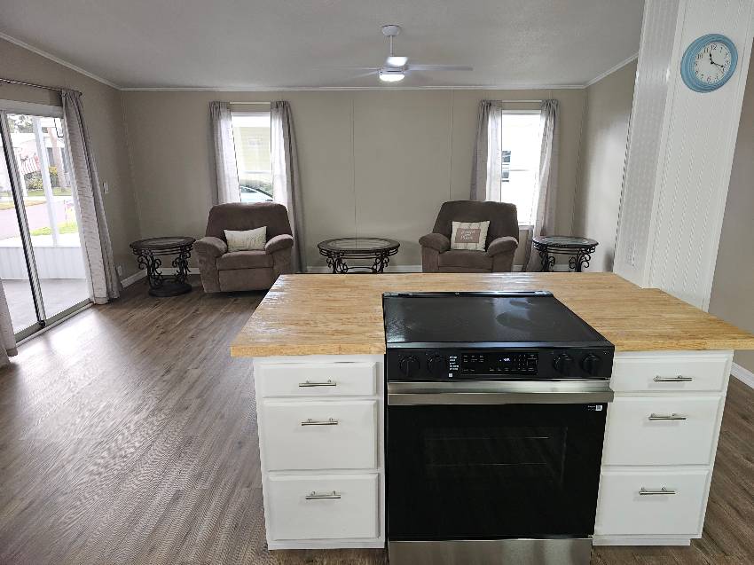 339 Lake Huron Dr a Mulberry, FL Mobile or Manufactured Home for Sale