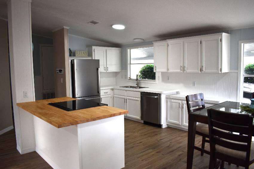 339 Lake Huron Dr a Mulberry, FL Mobile or Manufactured Home for Sale