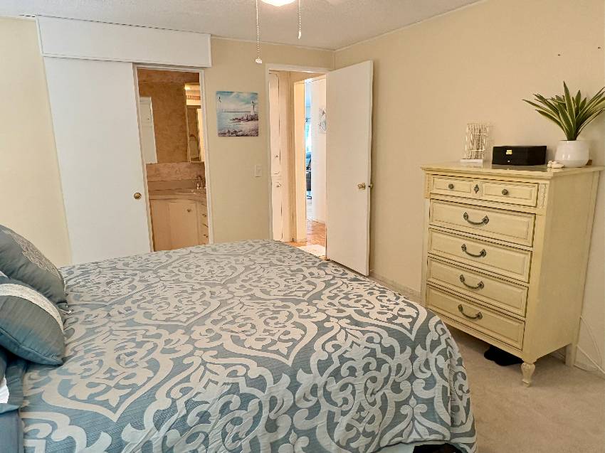 960 Nogoya E a Venice, FL Mobile or Manufactured Home for Sale