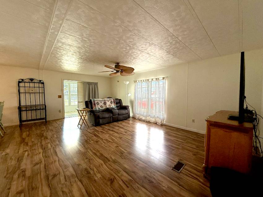 563 Bayshore Drive a Ellenton, FL Mobile or Manufactured Home for Sale