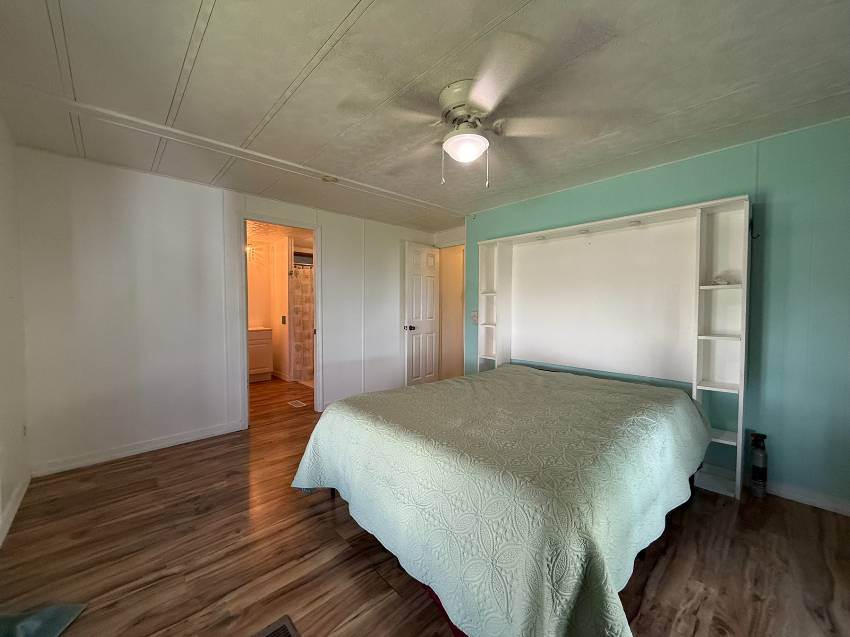 563 Bayshore Drive a Ellenton, FL Mobile or Manufactured Home for Sale