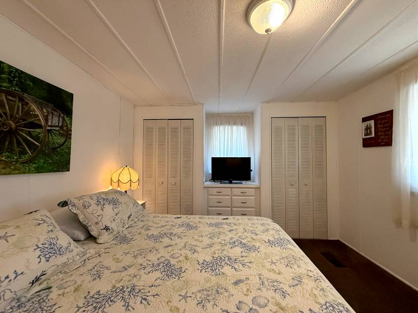 940 Siesta Dr a Ellenton, FL Mobile or Manufactured Home for Sale