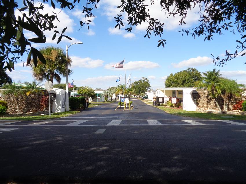 1520 Saddle Trail a Lakeland, FL Mobile or Manufactured Home for Sale