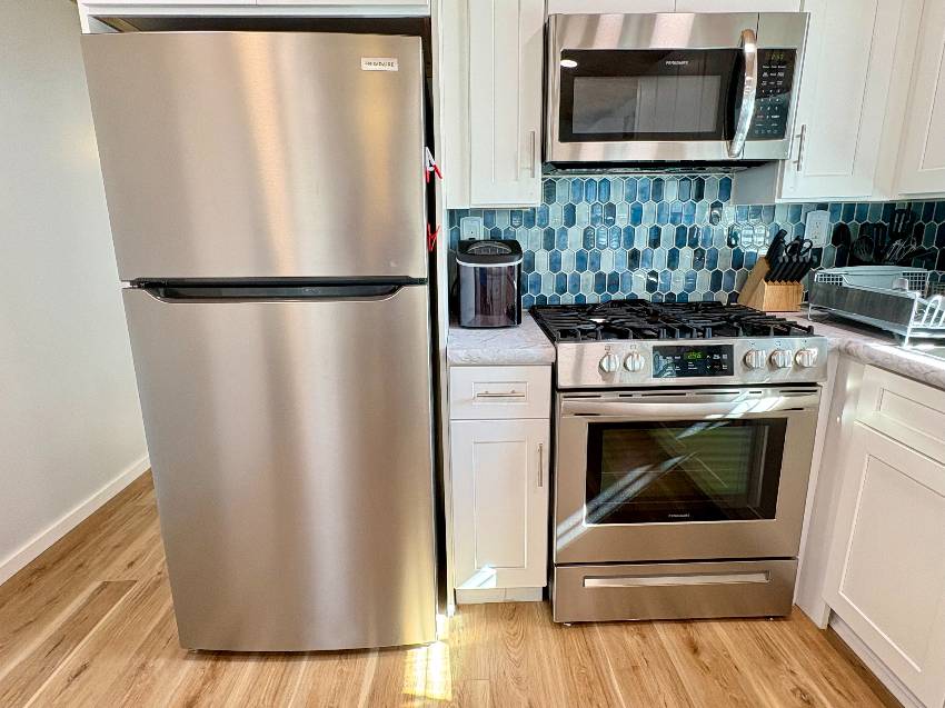 1300 N River Road, Lot E125 a Venice, FL Mobile or Manufactured Home for Sale