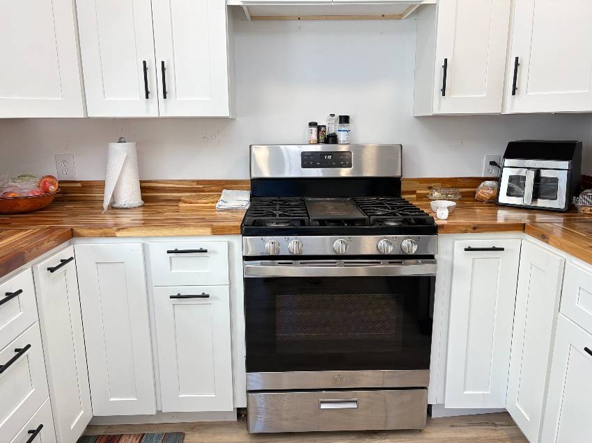 1300 N River Road, Lot R26 a Venice, FL Mobile or Manufactured Home for Sale