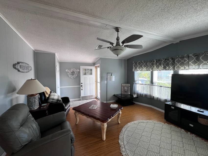 33 Marina Dr a Winter Haven, FL Mobile or Manufactured Home for Sale