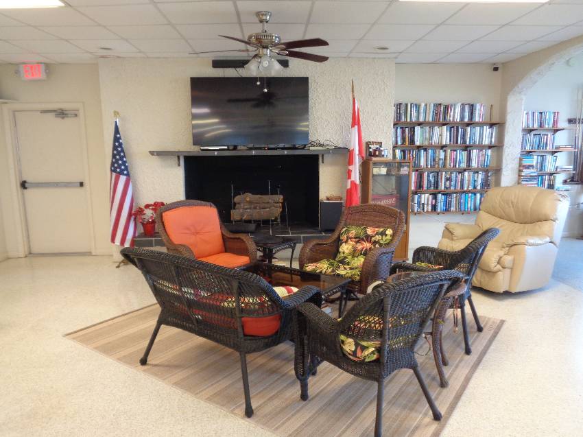 1014 Fountainview N a Lakeland, FL Mobile or Manufactured Home for Sale