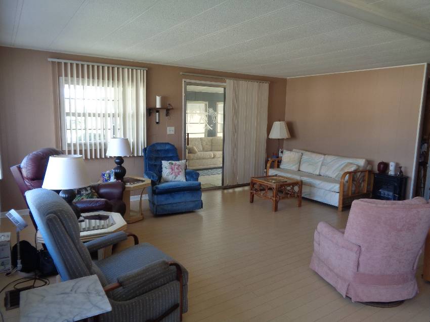 1014 Fountainview N a Lakeland, FL Mobile or Manufactured Home for Sale