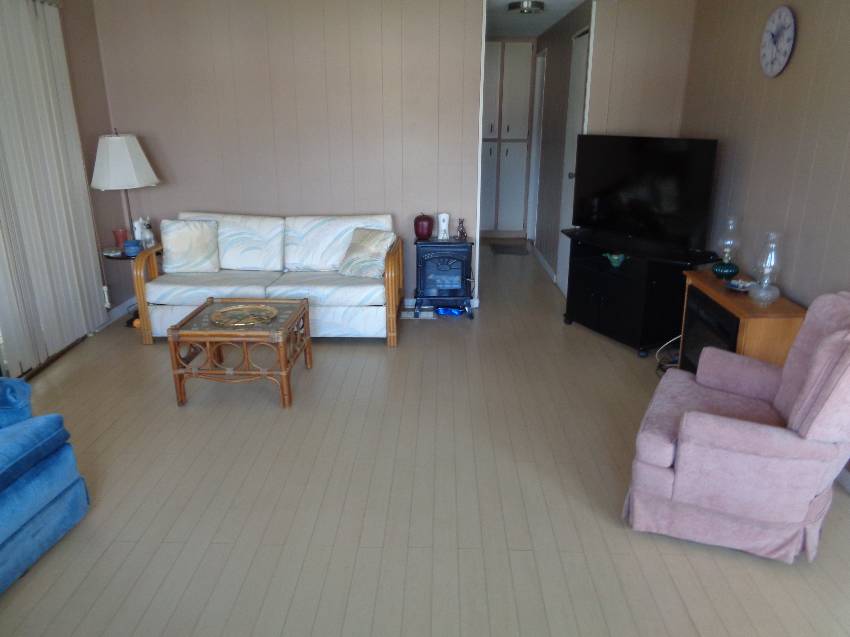 1014 Fountainview N a Lakeland, FL Mobile or Manufactured Home for Sale