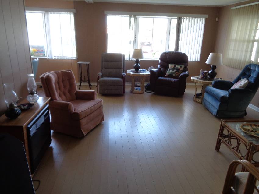 1014 Fountainview N a Lakeland, FL Mobile or Manufactured Home for Sale