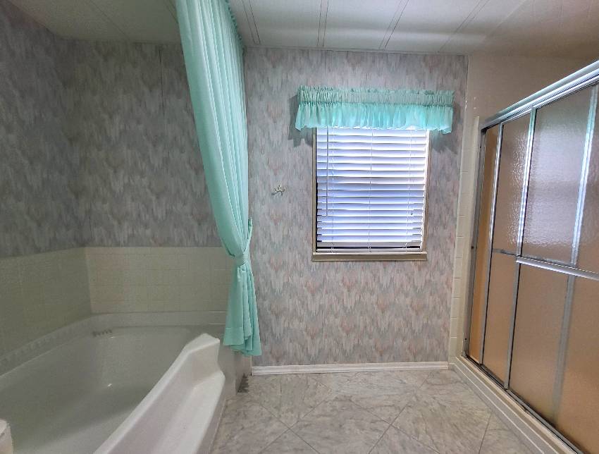 5467 Yarmouth Lane a Sarasota, FL Mobile or Manufactured Home for Sale