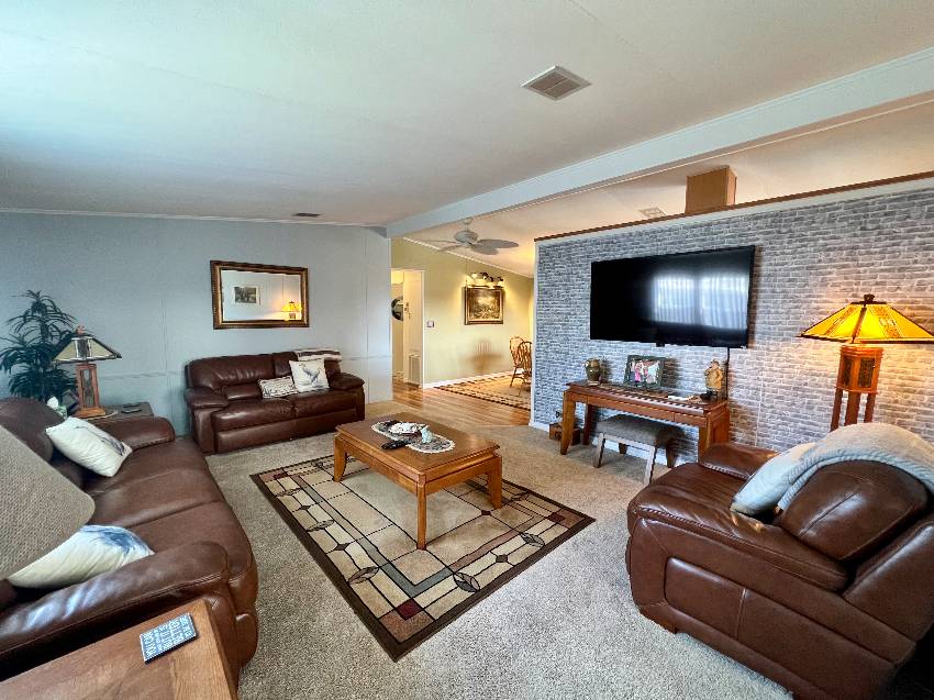 8023 Buena Vista Dr a Ellenton, FL Mobile or Manufactured Home for Sale