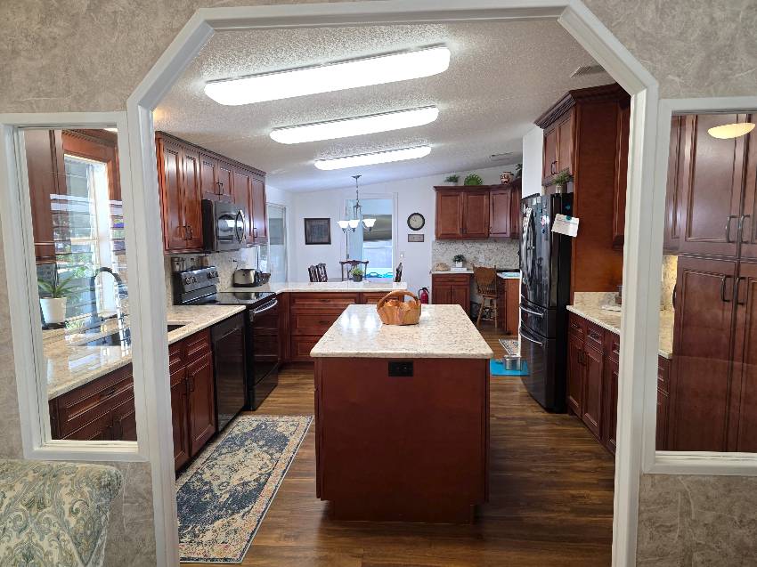 6960 W Eatonshire Path a Homosassa, FL Mobile or Manufactured Home for Sale