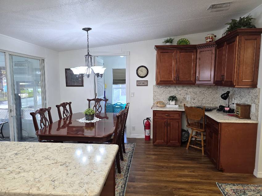 6960 W Eatonshire Path a Homosassa, FL Mobile or Manufactured Home for Sale