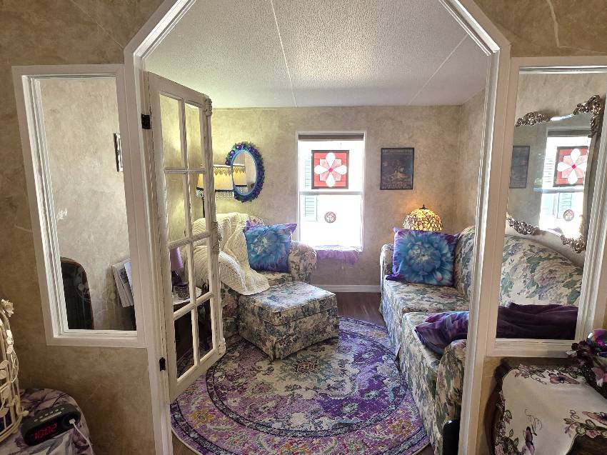 6960 W Eatonshire Path a Homosassa, FL Mobile or Manufactured Home for Sale