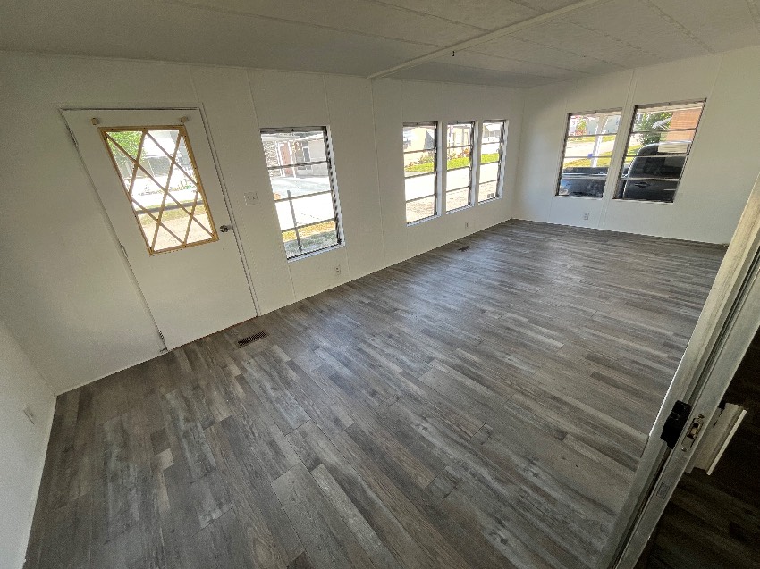 13210 Lemon Ave a Grand Island, FL Mobile or Manufactured Home for Sale