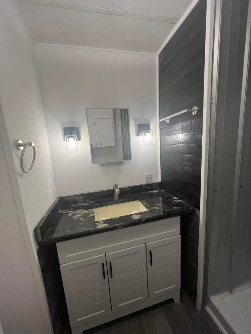 13210 Lemon Ave a Grand Island, FL Mobile or Manufactured Home for Sale