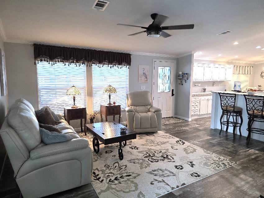 6957 W Leonshire Lane a Homosassa, FL Mobile or Manufactured Home for Sale