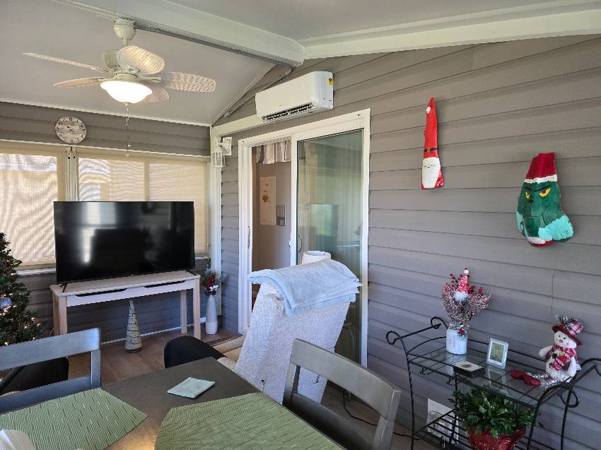 6957 W Leonshire Lane a Homosassa, FL Mobile or Manufactured Home for Sale