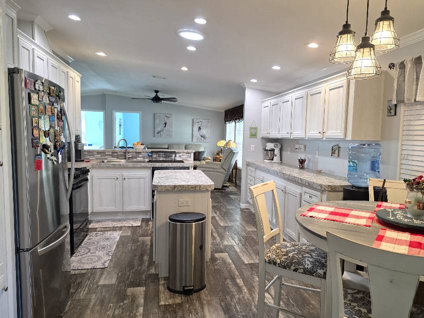 6957 W Leonshire Lane a Homosassa, FL Mobile or Manufactured Home for Sale