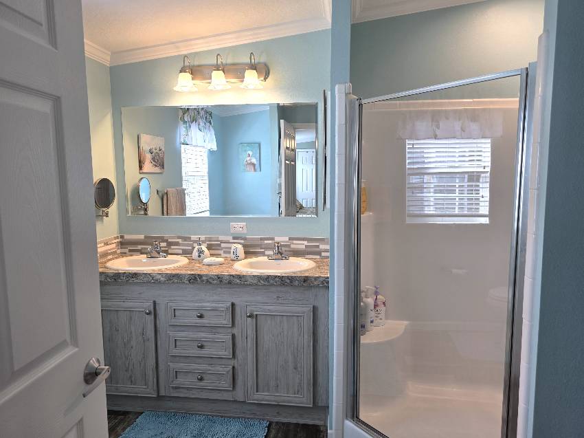 6957 W Leonshire Lane a Homosassa, FL Mobile or Manufactured Home for Sale