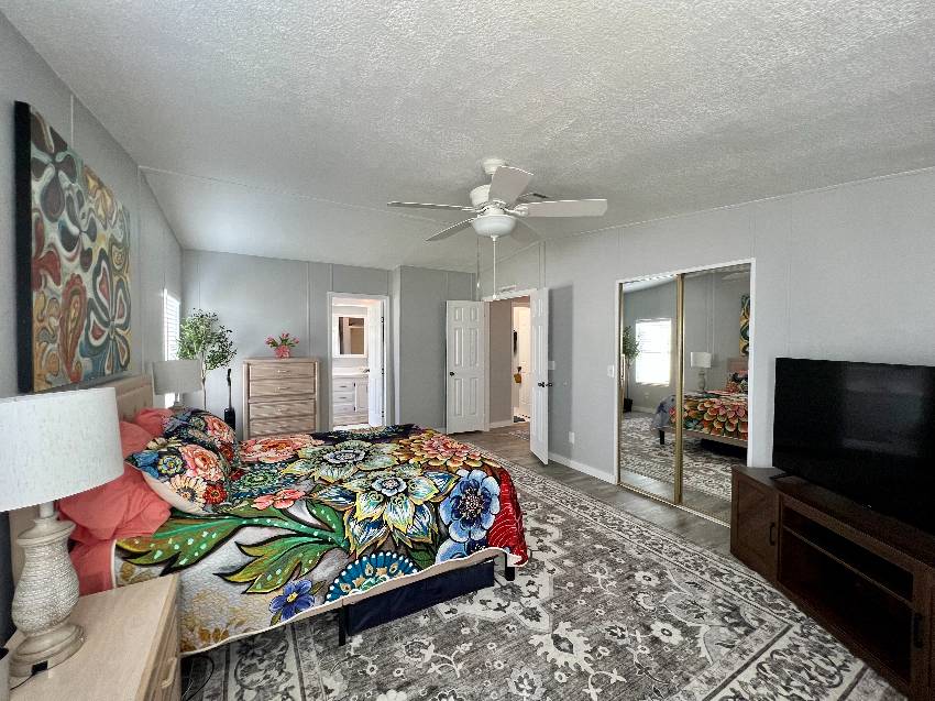 9833 Sucia Circle a Parrish, FL Mobile or Manufactured Home for Sale