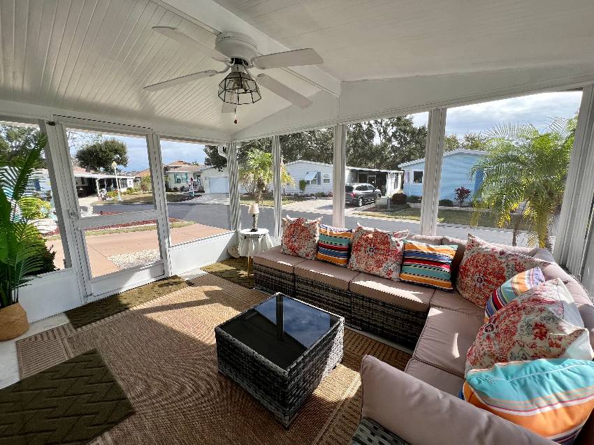 9833 Sucia Circle a Parrish, FL Mobile or Manufactured Home for Sale