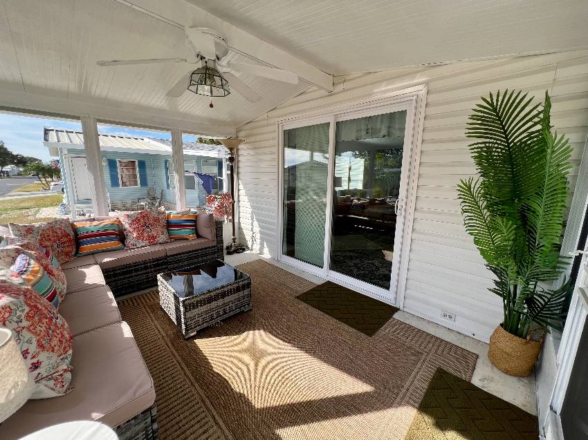 9833 Sucia Circle a Parrish, FL Mobile or Manufactured Home for Sale