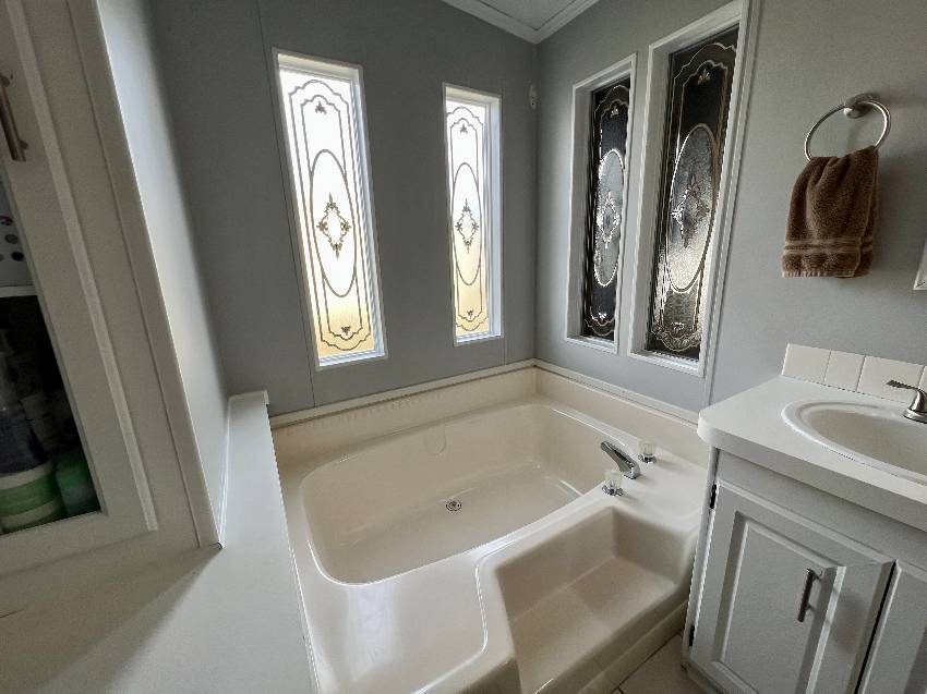 9833 Sucia Circle a Parrish, FL Mobile or Manufactured Home for Sale