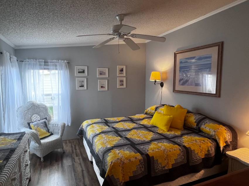 422 Tennis Lane a Winter Haven, FL Mobile or Manufactured Home for Sale