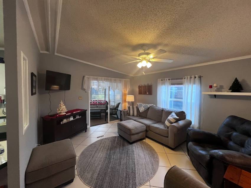 422 Tennis Lane a Winter Haven, FL Mobile or Manufactured Home for Sale