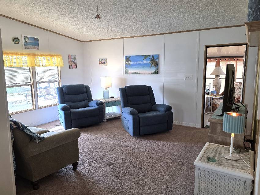 7041 W Rushport Lane a Homosassa, FL Mobile or Manufactured Home for Sale