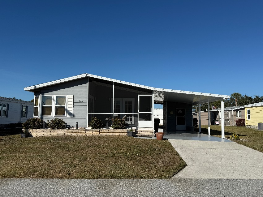 6253 Chalgrove Circle a Sarasota, FL Mobile or Manufactured Home for Sale