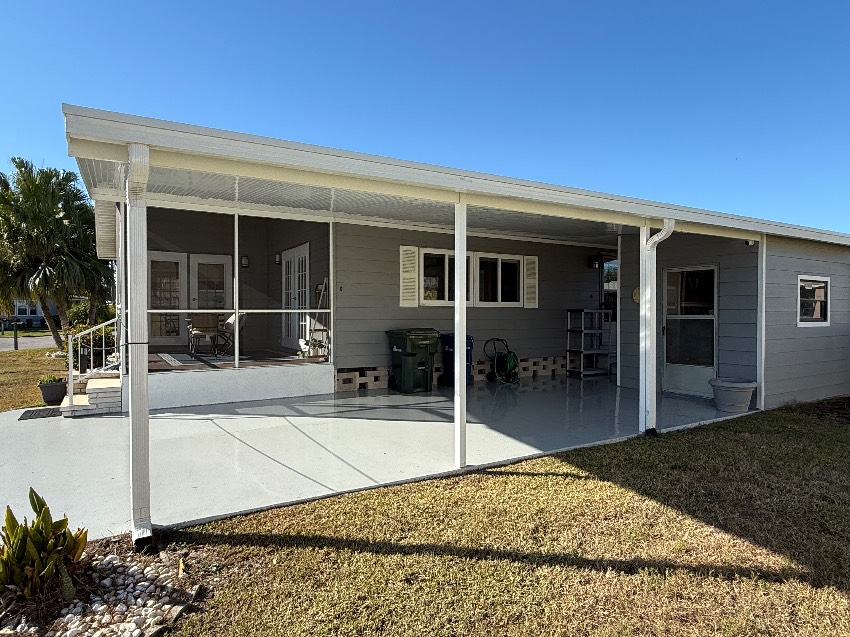 6253 Chalgrove Circle a Sarasota, FL Mobile or Manufactured Home for Sale
