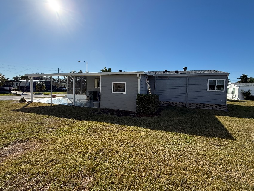 6253 Chalgrove Circle a Sarasota, FL Mobile or Manufactured Home for Sale