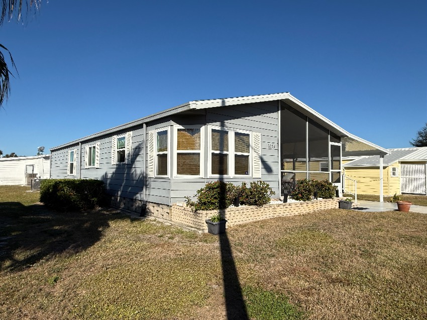 6253 Chalgrove Circle a Sarasota, FL Mobile or Manufactured Home for Sale