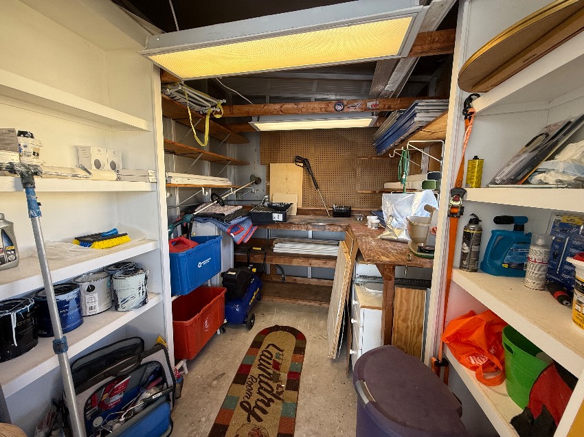 6253 Chalgrove Circle a Sarasota, FL Mobile or Manufactured Home for Sale