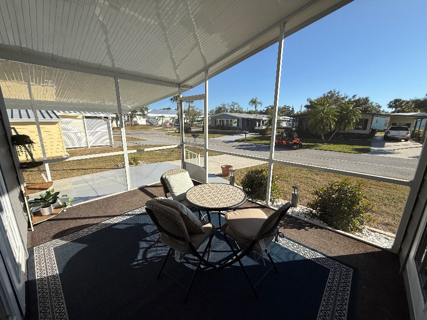 6253 Chalgrove Circle a Sarasota, FL Mobile or Manufactured Home for Sale