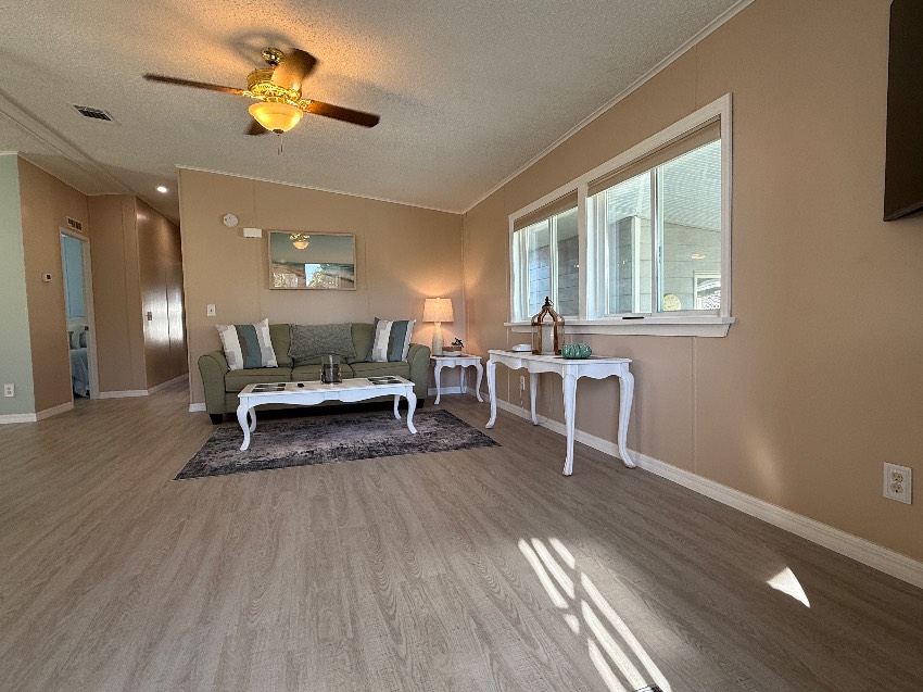 6253 Chalgrove Circle a Sarasota, FL Mobile or Manufactured Home for Sale