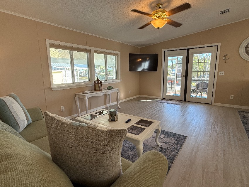 6253 Chalgrove Circle a Sarasota, FL Mobile or Manufactured Home for Sale