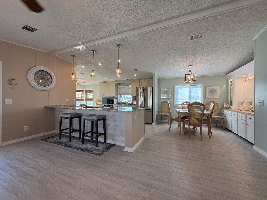 6253 Chalgrove Circle a Sarasota, FL Mobile or Manufactured Home for Sale